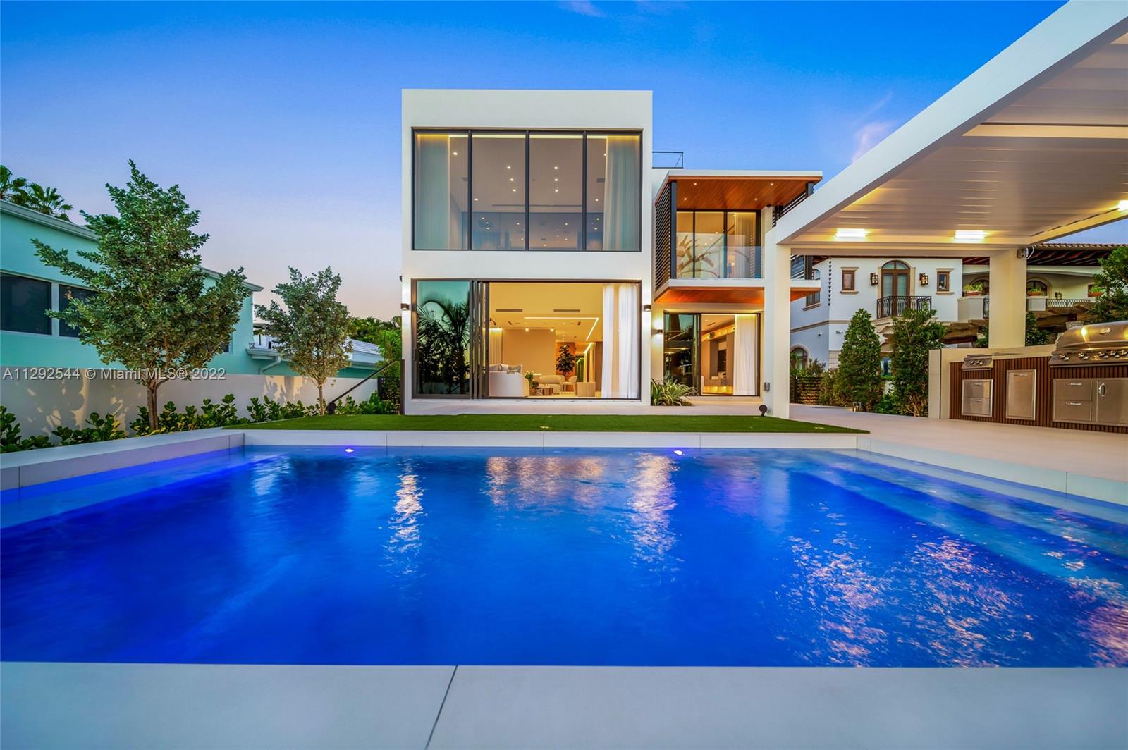 216 Palm Ave For Sale A11292544, FL