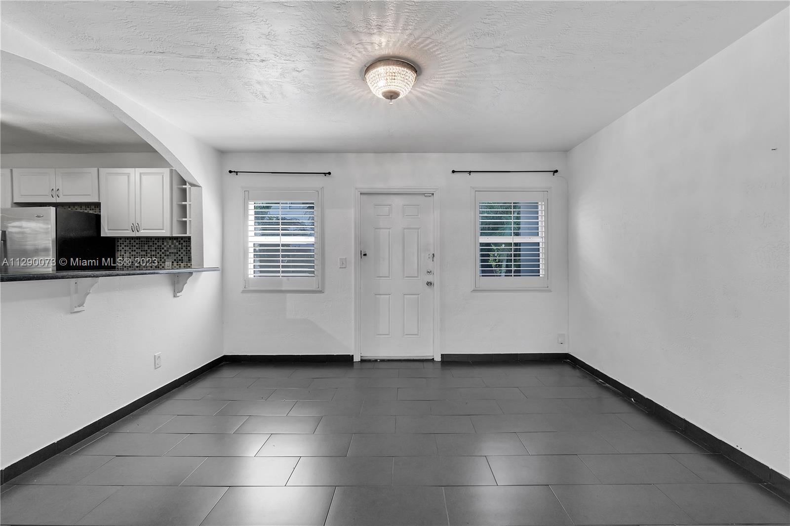 Listing Photo 12
