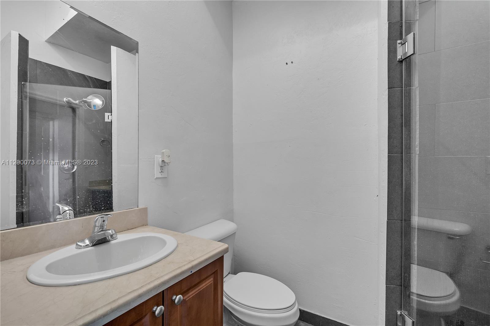 Listing Photo 17