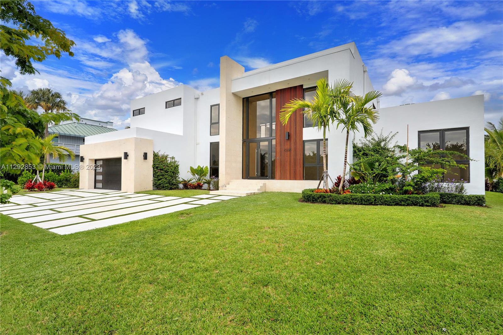 6225  Dolphin Drive  For Sale A11292853, FL