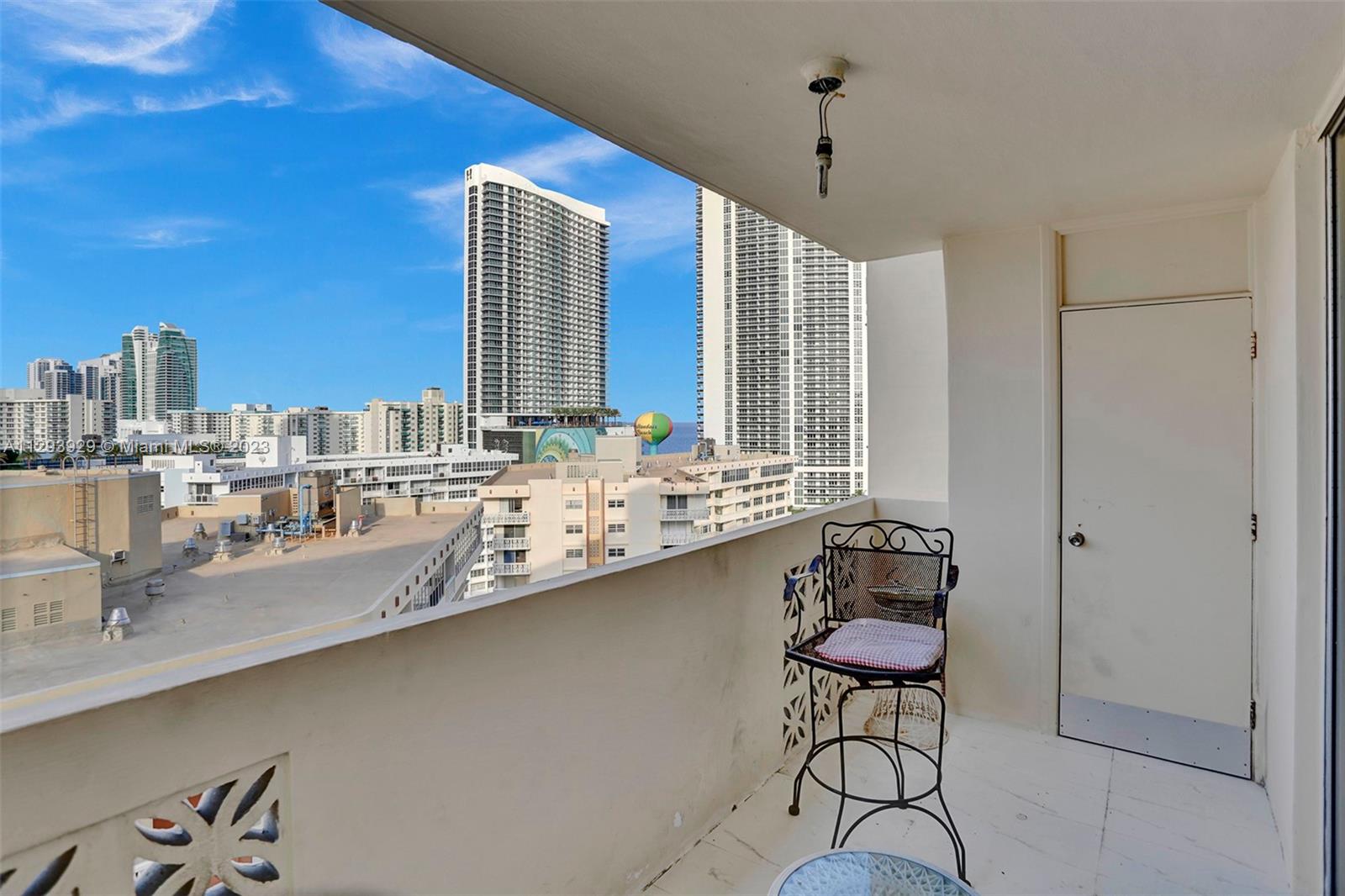 Balcony view - Looking towards Hallandale Beach!