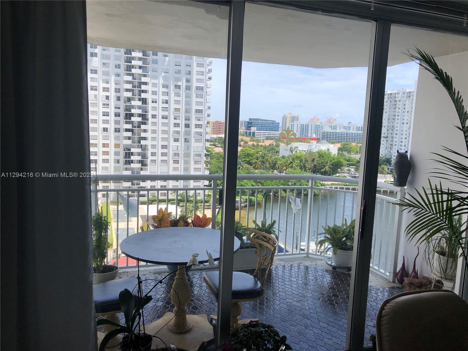 Tenant's Balcony - Lots of Plants!