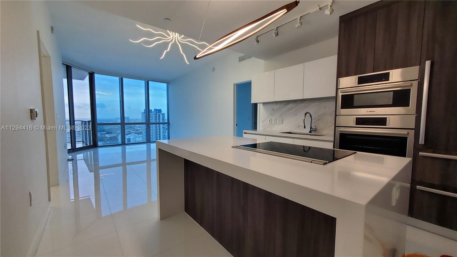 851 NE 1st Ave 2208, Miami, FL 33132