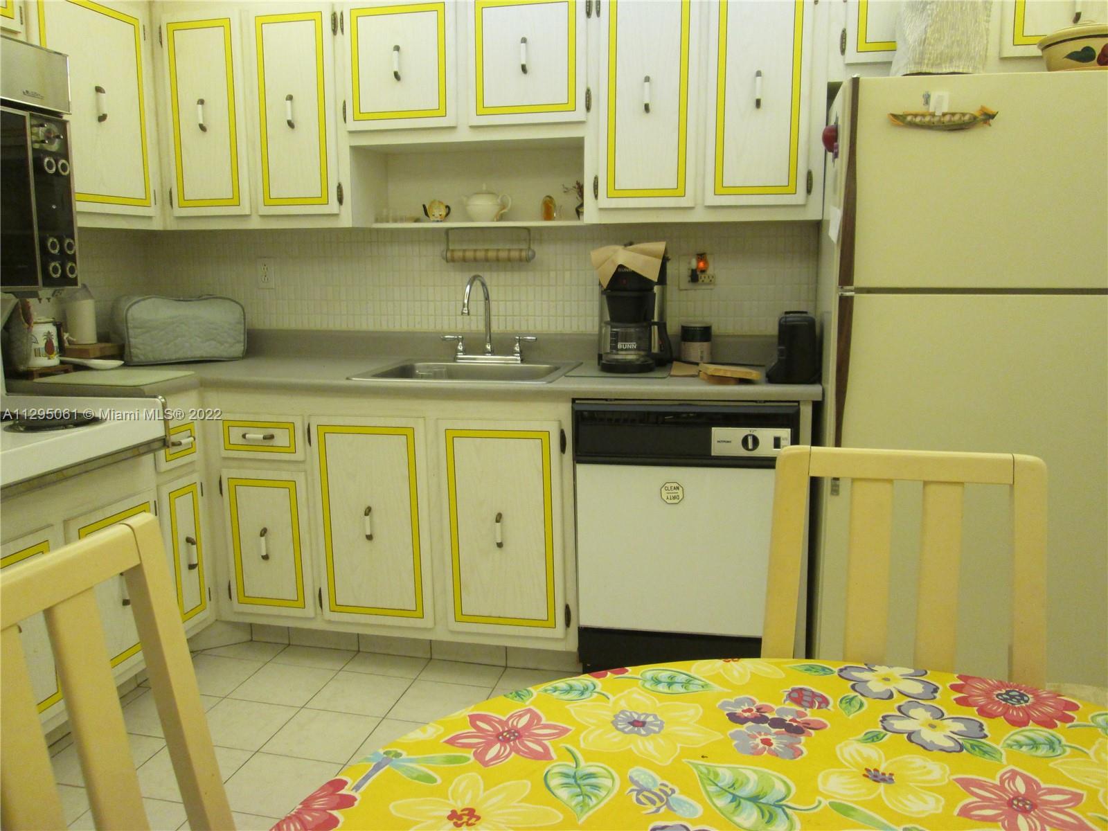 Listing Photo 12