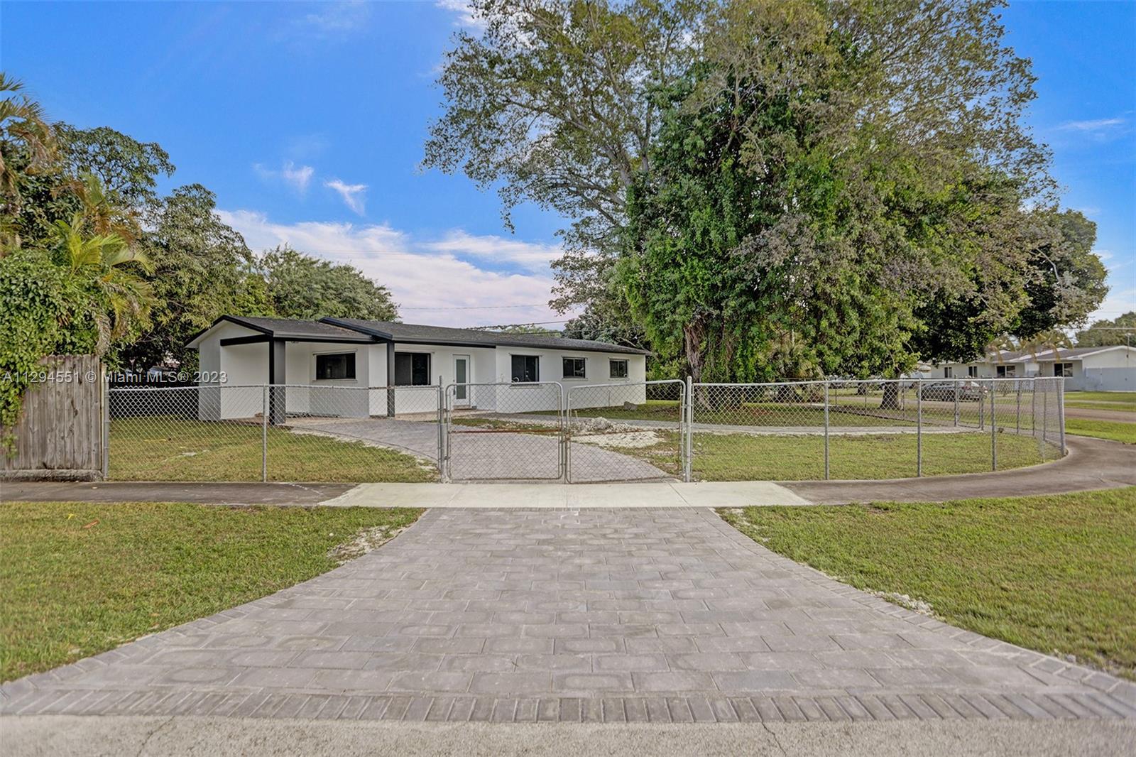 9775 SW 166th Ter  For Sale A11294551, FL