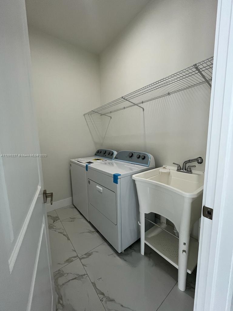 Listing Photo 11