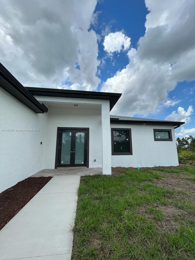 Listing Photo 12