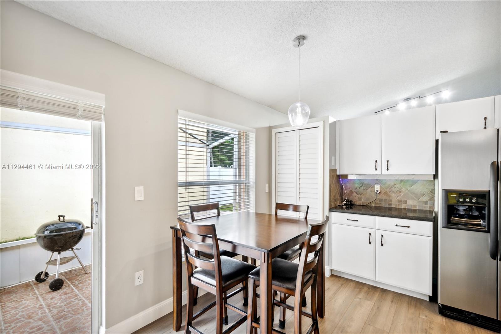 Listing Photo 11