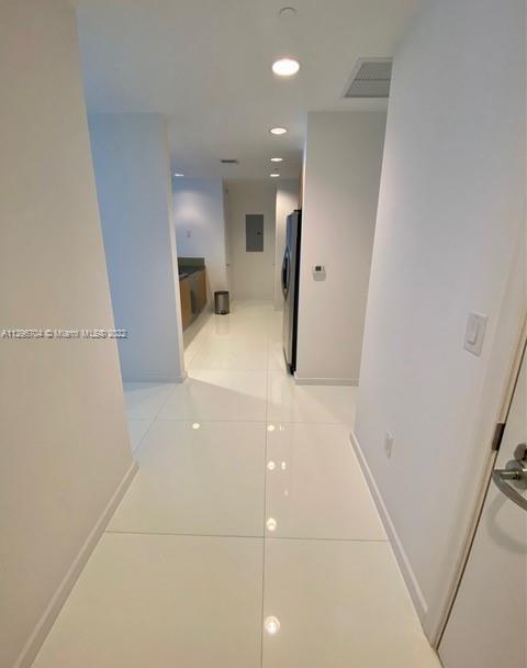 Beautiful 1 bed 1 bath  FURNISHED corner  unit facing East in best location on Brickell Avenue, one of the largest units at the building. Unit features:  walk in closet; stainless steel appliances, granite countertops and porcelain/marble floors and windows treatment throughout.. Wraparound  balcony ideal for outdoor entertainment; 1 assigned parking space; washer & dryer inside the unit.  Walking distance from people mover and metro rail stations, many restaurants, Miami Brickell City Center and more!. Building offers great amenities. Minimum 12 months lease.