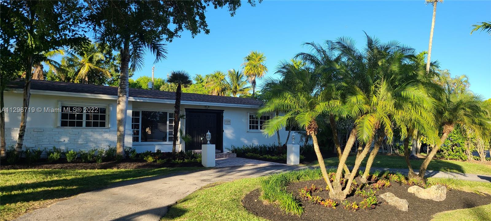 AN ABSOLUTE GEM IN HIGHLY DESIRABLE PINECREST! THIS 4 BEDROOM /2 BATH CORNER LOT HOME HAS IT ALL. PRIME LOCATION, POOL, COVERED PATIO, LUSH LANDSCAPING, LARGE FENCED BACKYARD, SPACIOUS BEDROOMS, WALK-IN CLOSETS.