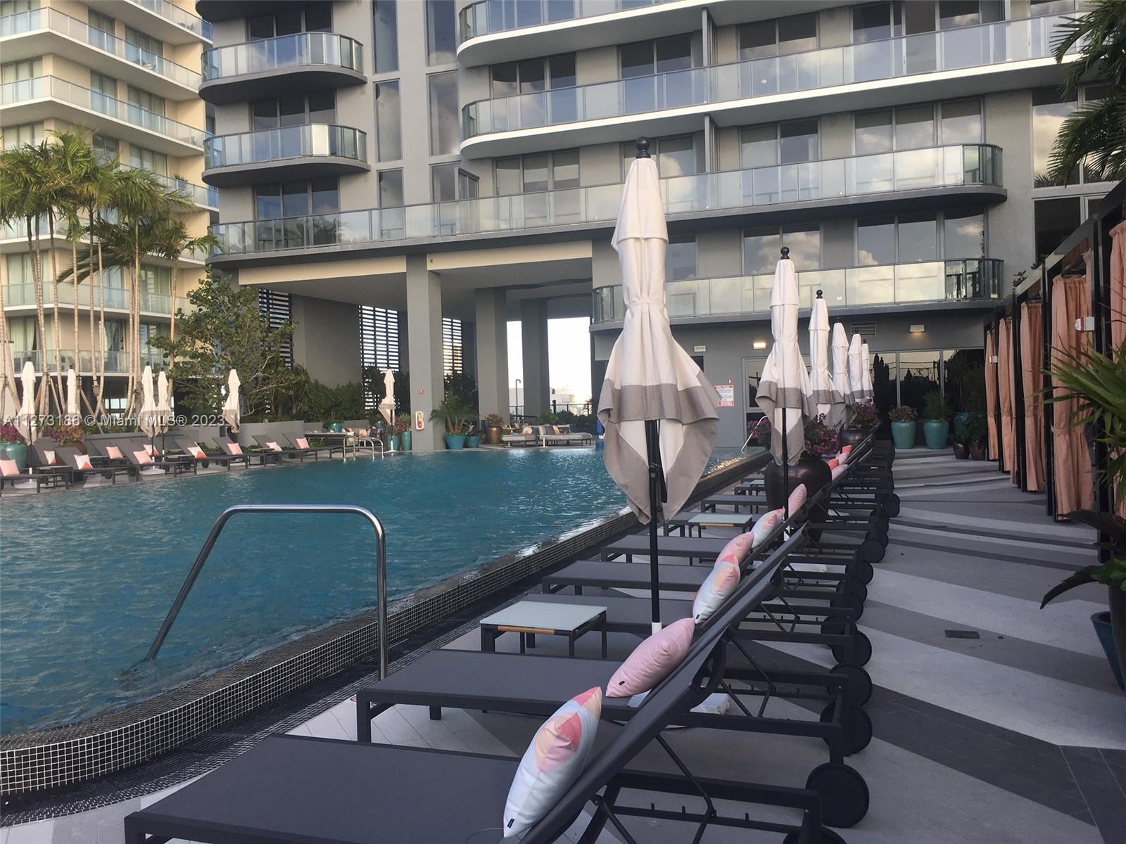 DRASTICALLY REDUCED!!!! One of the most popular 1 bed 1.5 bath units available. TWO SEPARATE BALCONIES. TOTAL AREA 997 S/F Live in the first SBE hotel to open in Midtown with on-site hotel services such as room service, towel service and food and beverage service at the pool deck. Enjoy resort style living in the heart of Midtown with the best hotel style amenities at Hyde! 
SELLERS MOTIVATED!!!