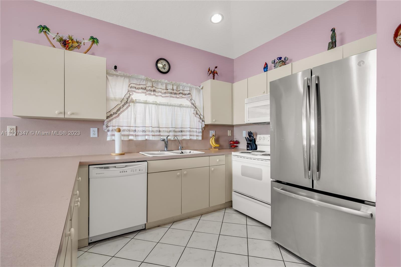 Listing Photo 11