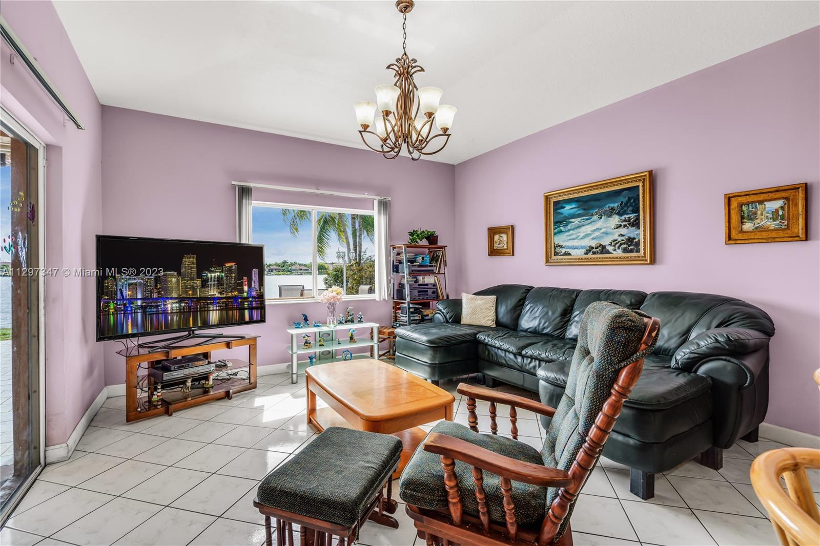 Listing Photo 12