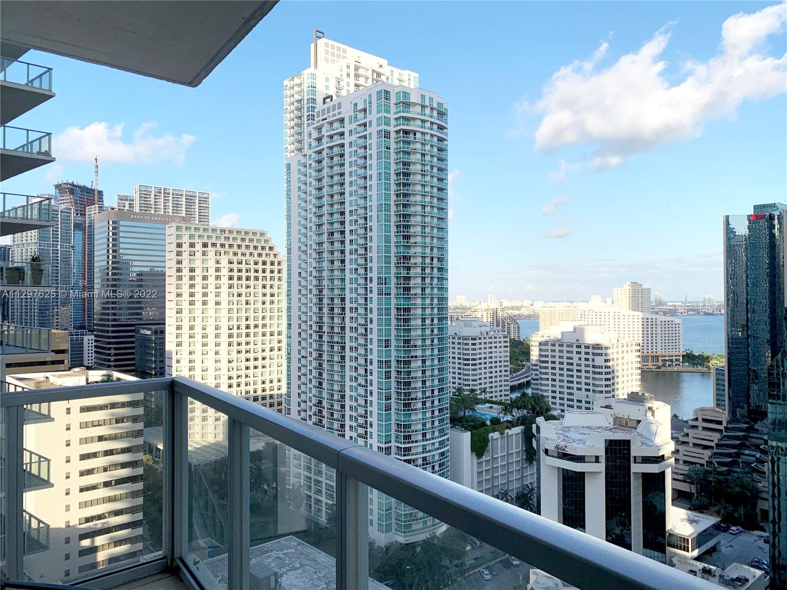 MAGNIFICENT UNIT W/ WATER VIEW LOCATED IN THE HEART OF BRICKELL AVE. 1 BEDROOM/1 BATH. WALKING DISTANCE TO RESTAURANTS & EASY ACCESS TO HIGHWAYS. AMENITIES: GOLF FACILITY,GYM, JOGA ROOM, SPA AND NICE POOL DECK. STEPS FROM MARY BRICKELL VILLAGE .****UNIT RENTED FURNISHED*