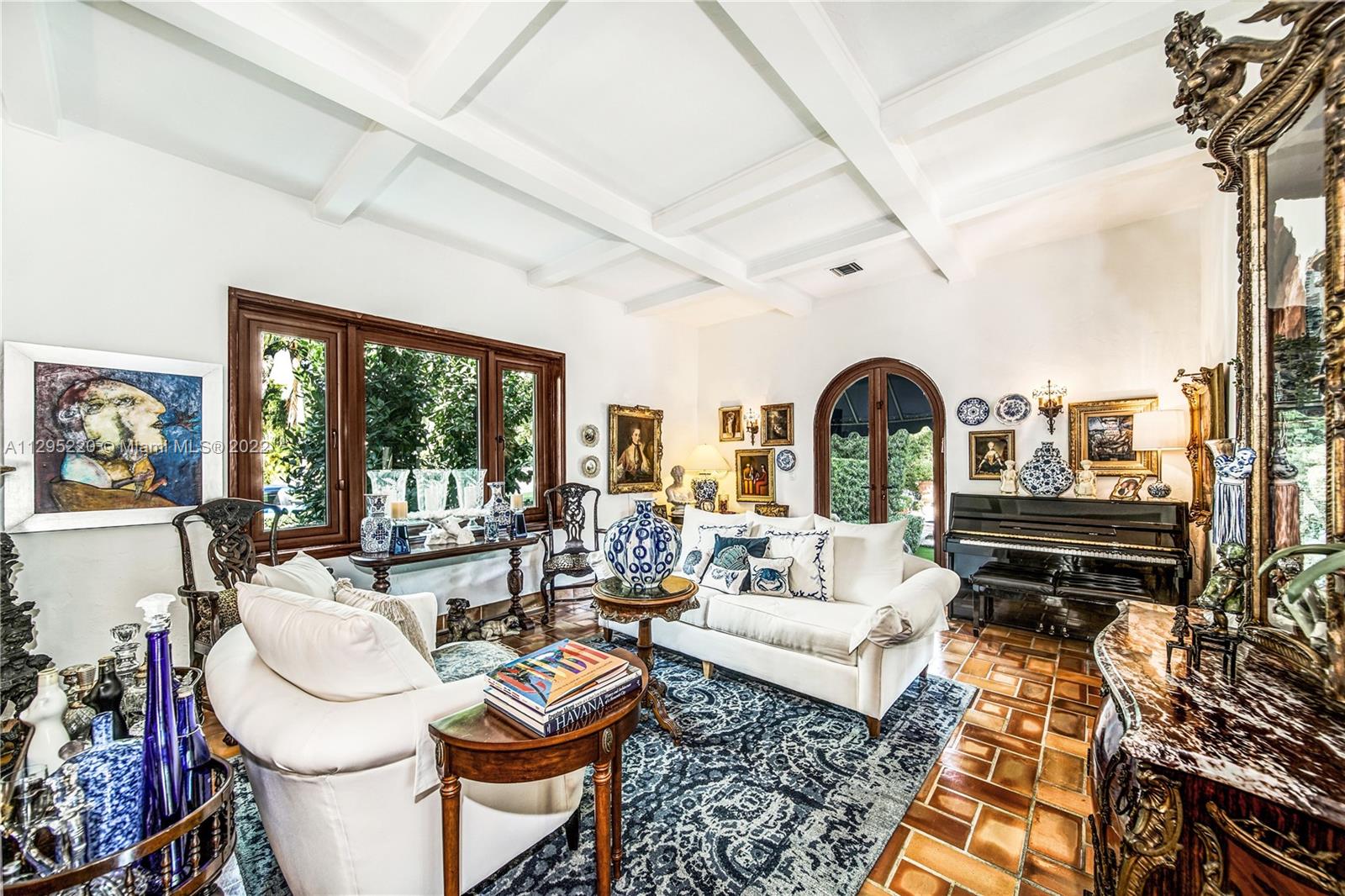 Higher ceilings, beautiful terracotta floors