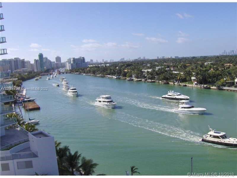 Enjoy the boat parade from you balcony