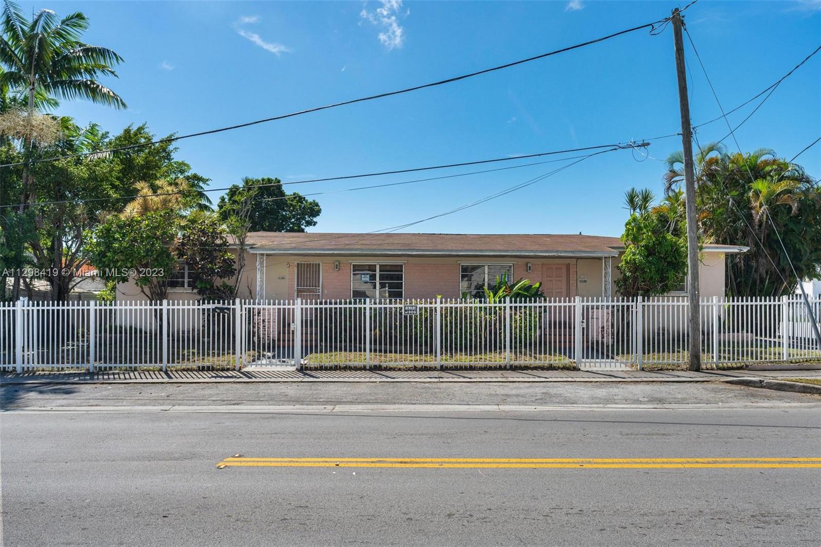 1050 SW 11th St, Miami, FL 33129