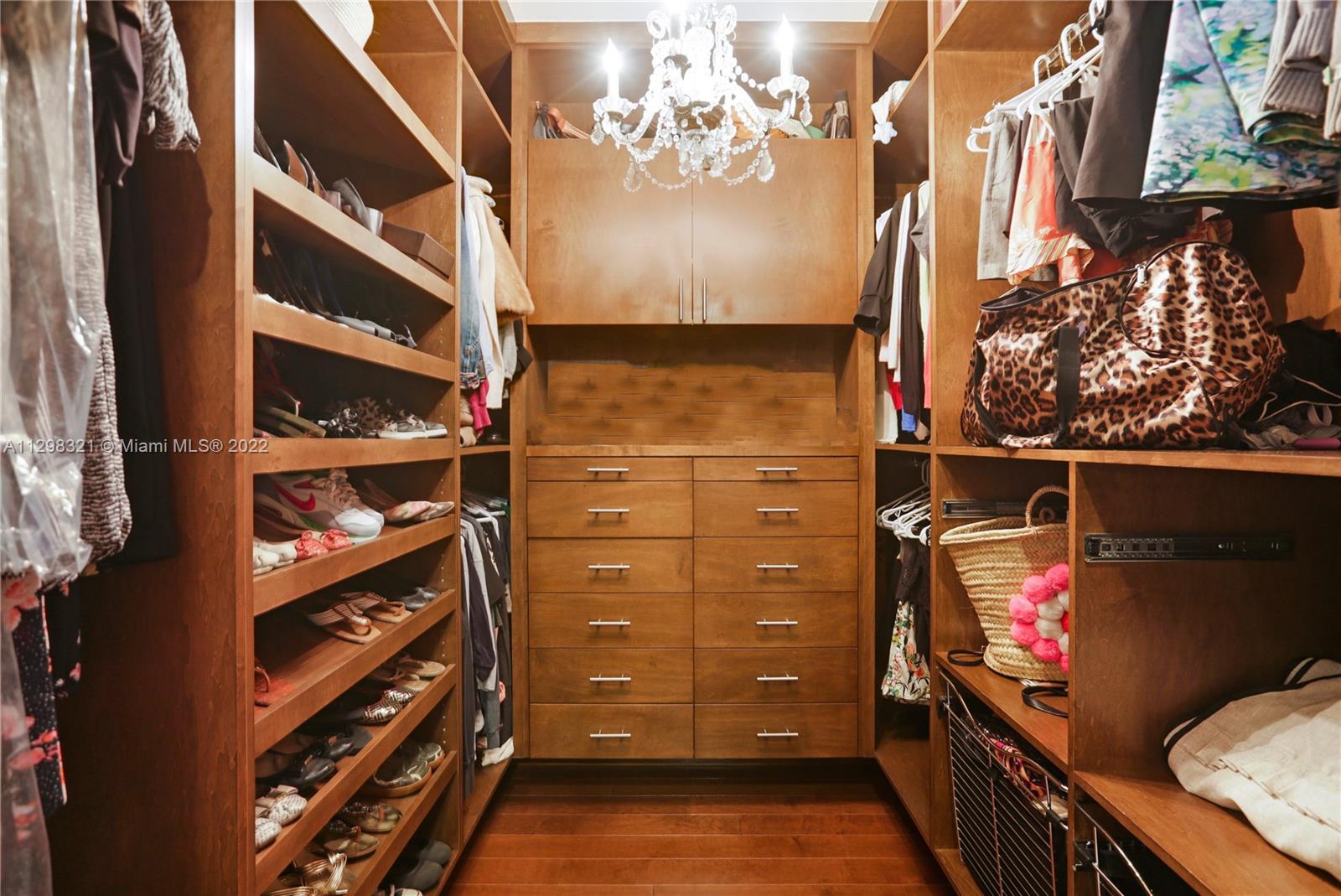 Hers closet