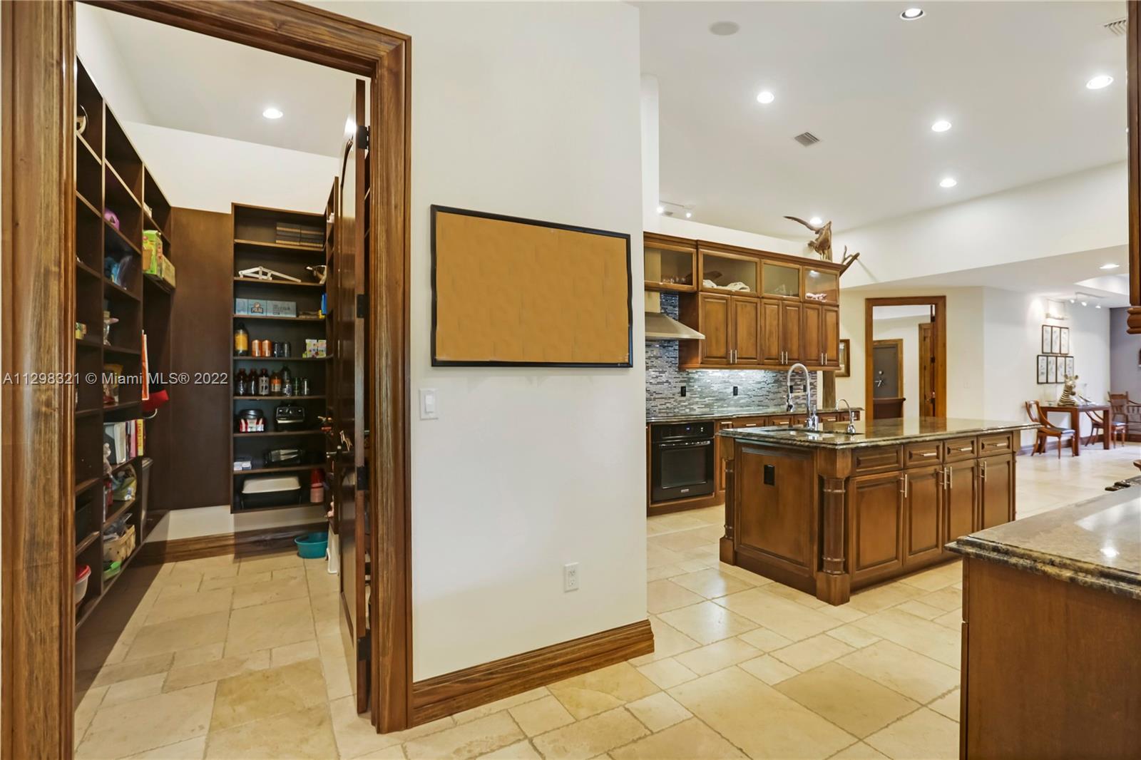 Walk in Pantry