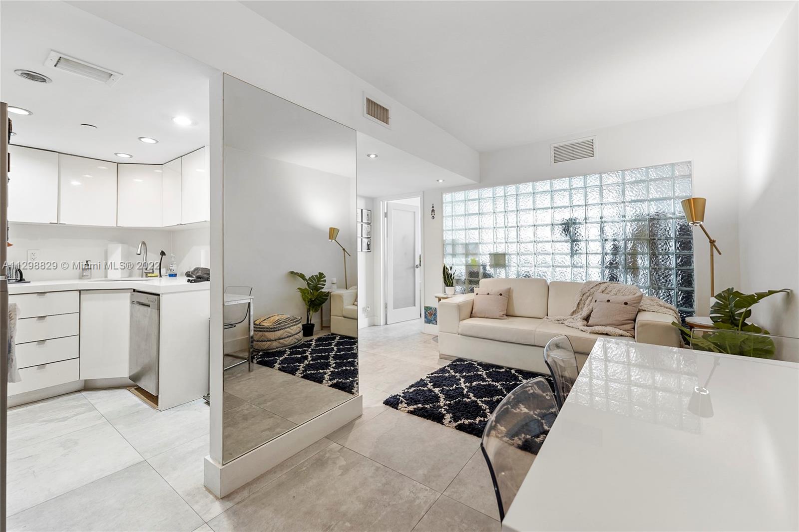 1200  West Ave #1020 For Sale A11298829, FL