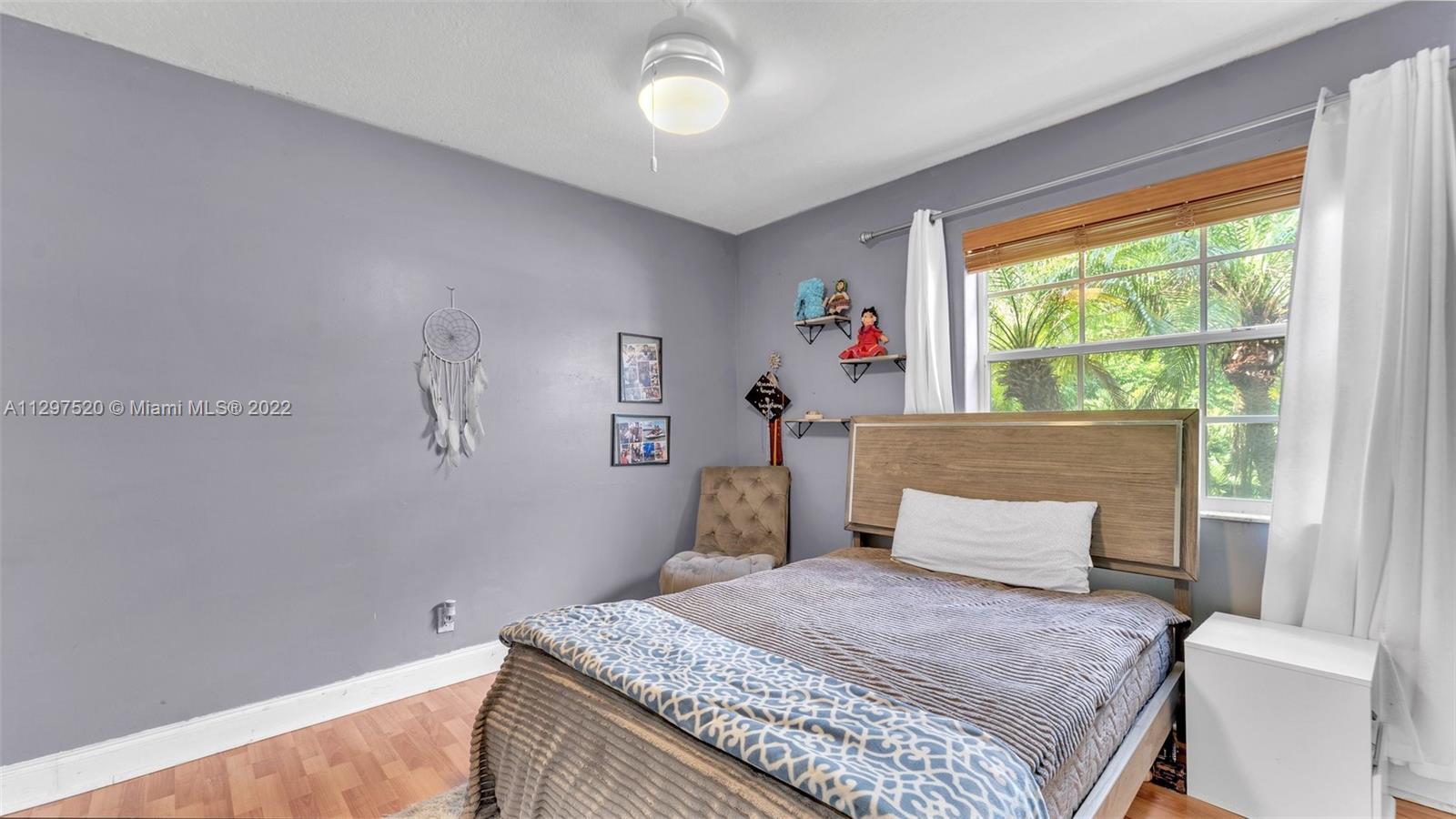 Listing Photo 10