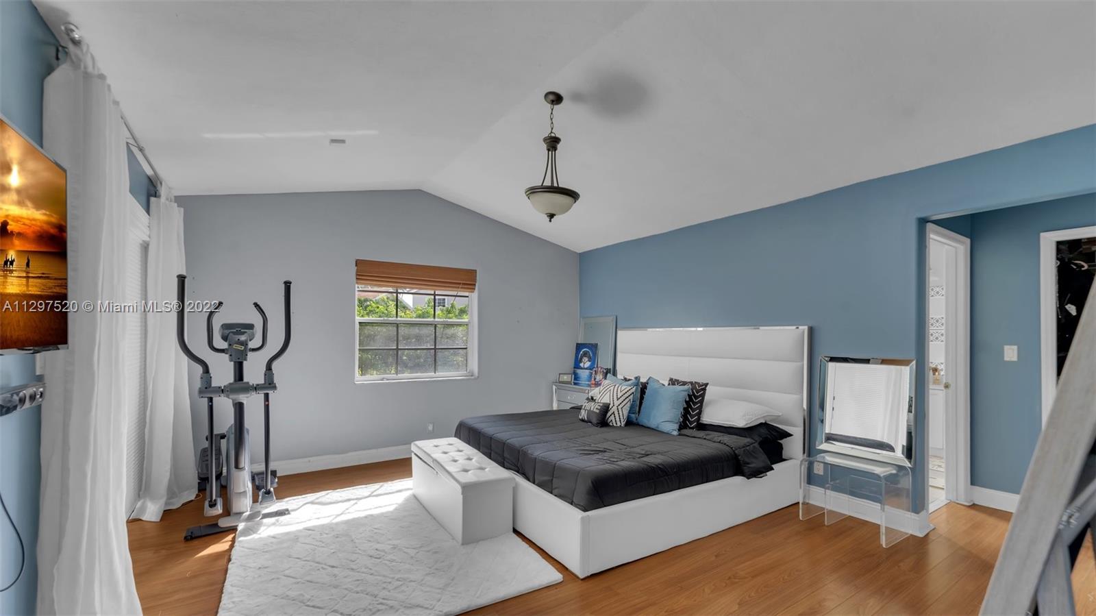 Listing Photo 17