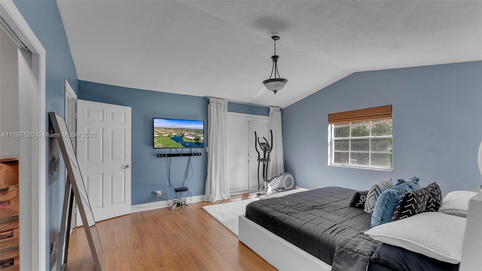 Listing Photo 18