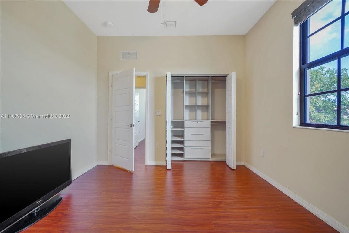Listing Photo 28