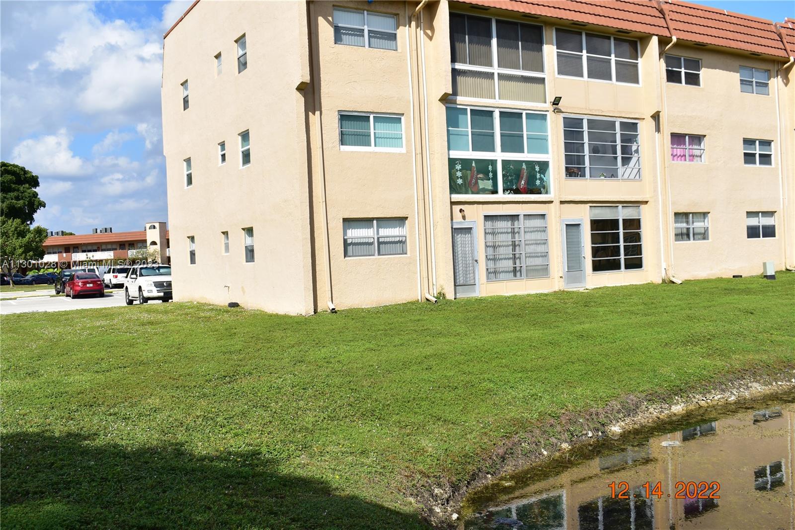 First floor corner unit