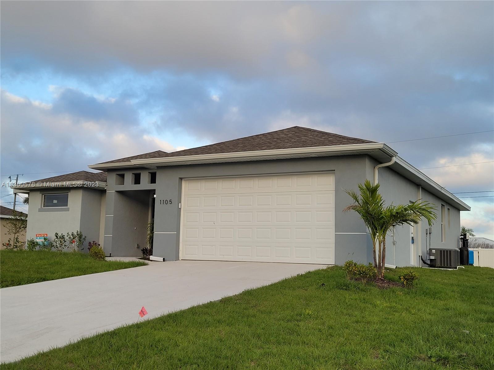 1105 NE 2nd Pl, Cape Coral, FL 33909