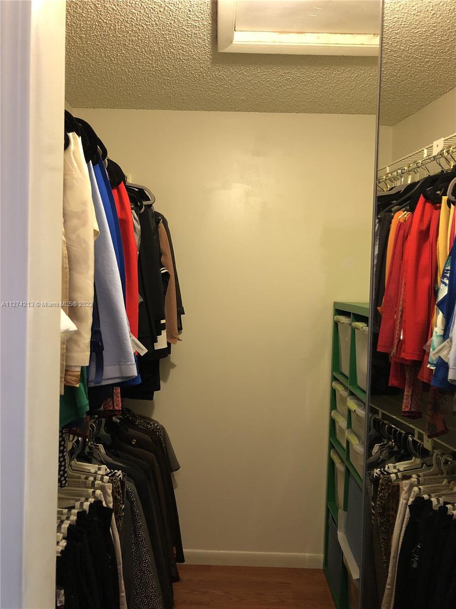 Masterbedroom walk in closet#2.