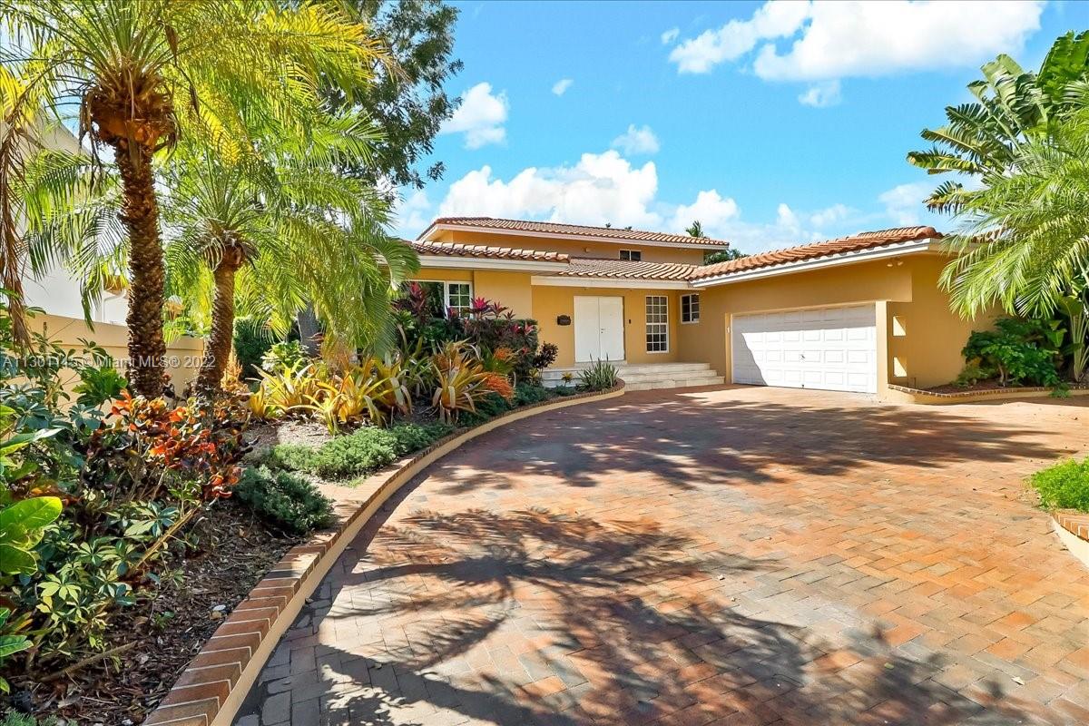 40 N Shore Dr N  For Sale A11301115, FL