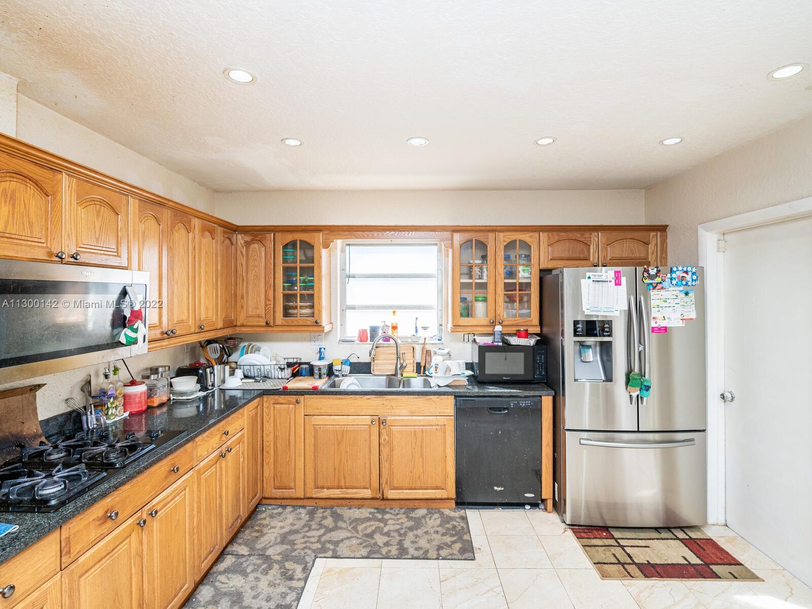 Listing Photo 11