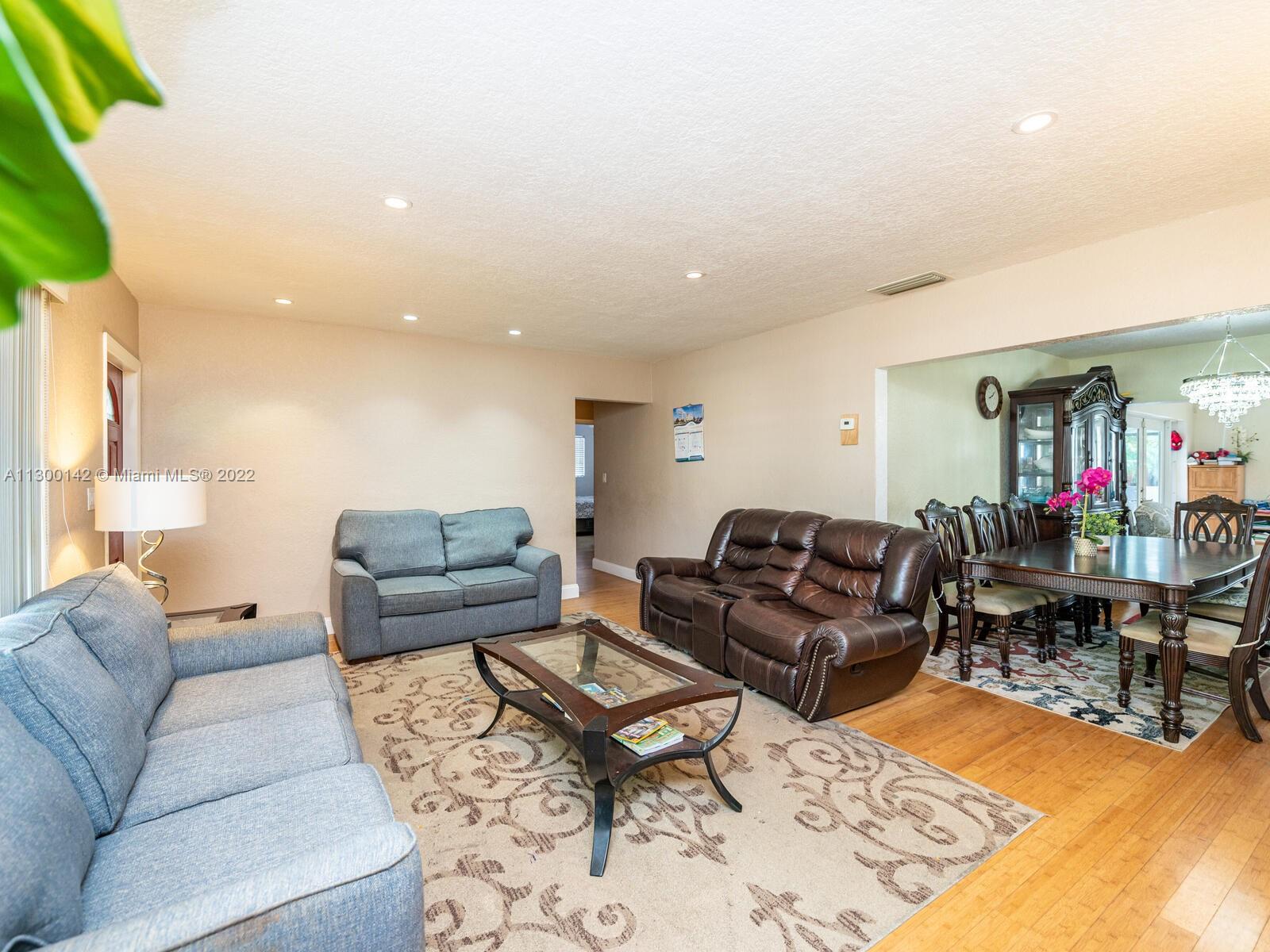 Listing Photo 7