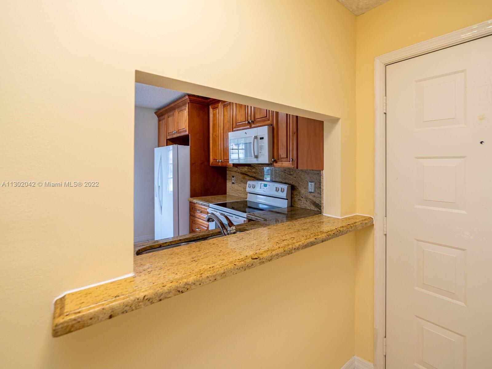 Listing Photo 12