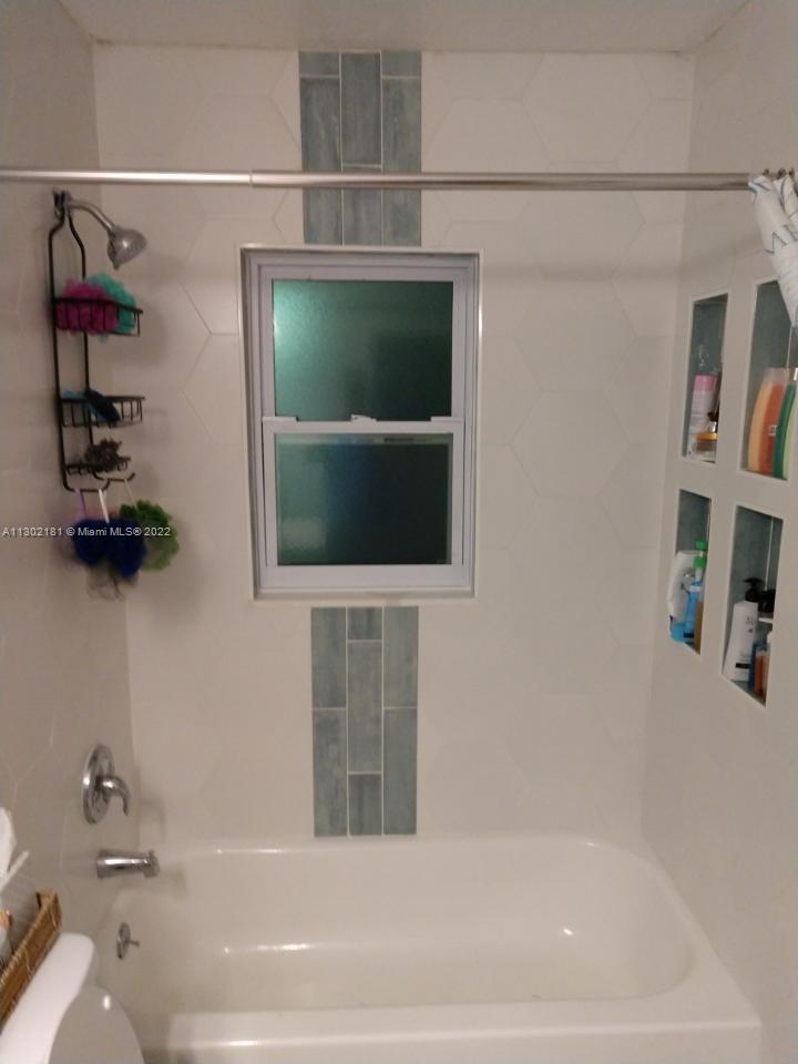 Listing Photo 12