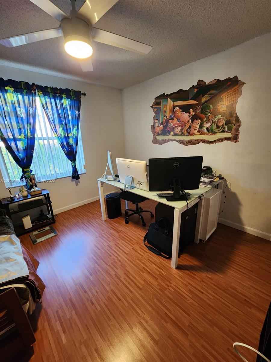 Listing Photo 17