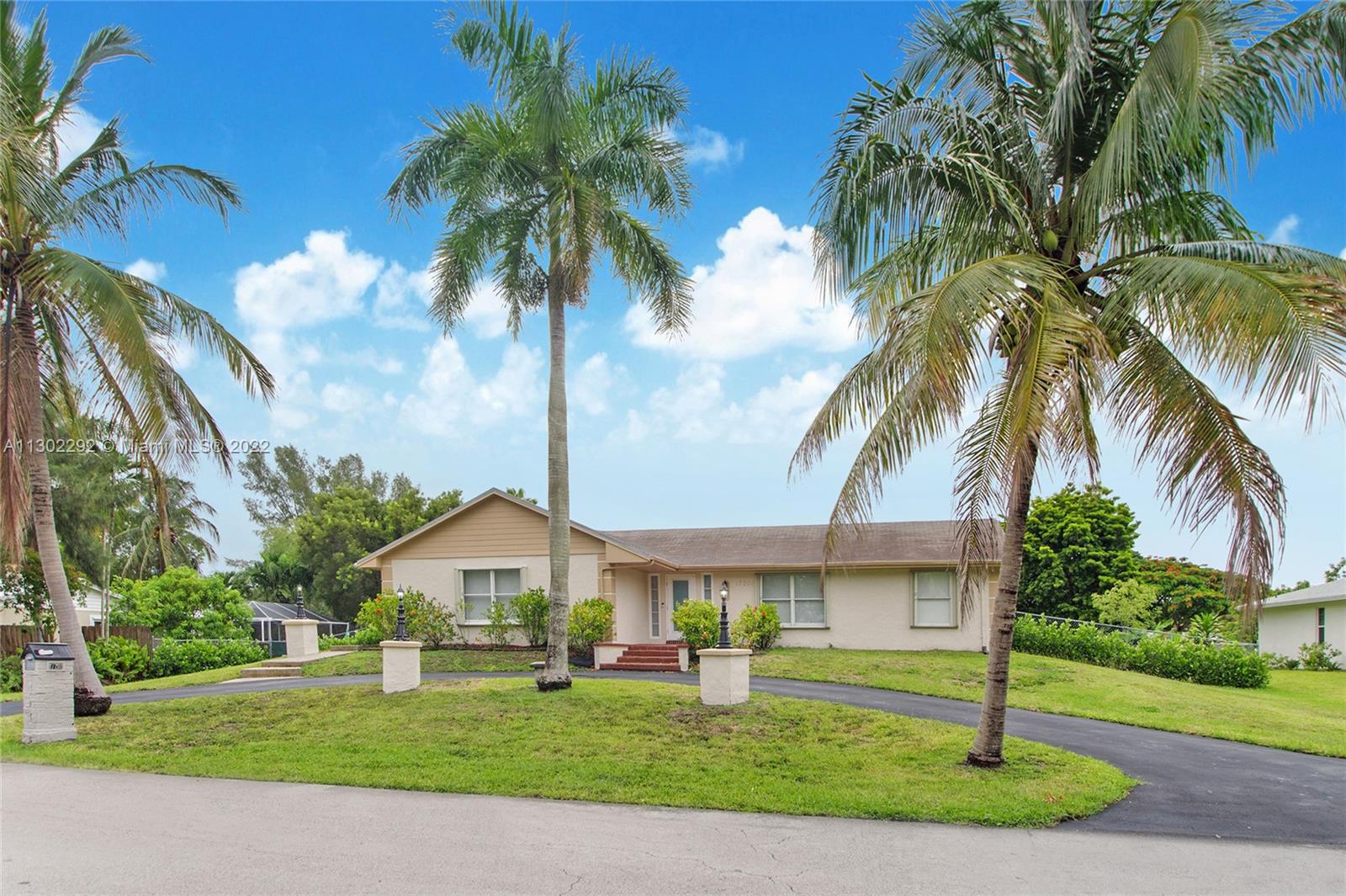 17201 SW 84th Ave  For Sale A11302292, FL