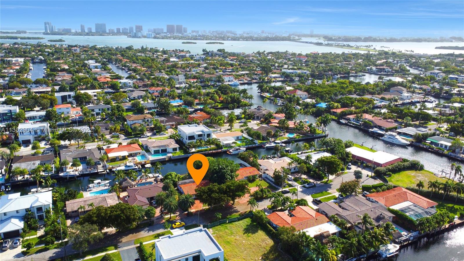 Photo 2 of 13085 Coronado Ter in North Miami - MLS A11302904