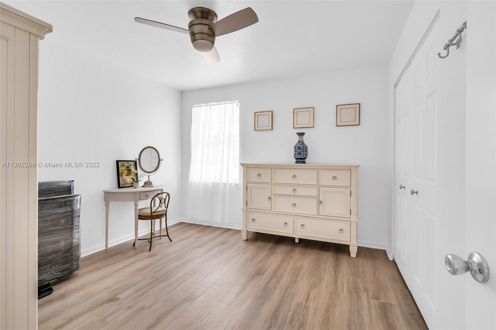 Listing Photo 16