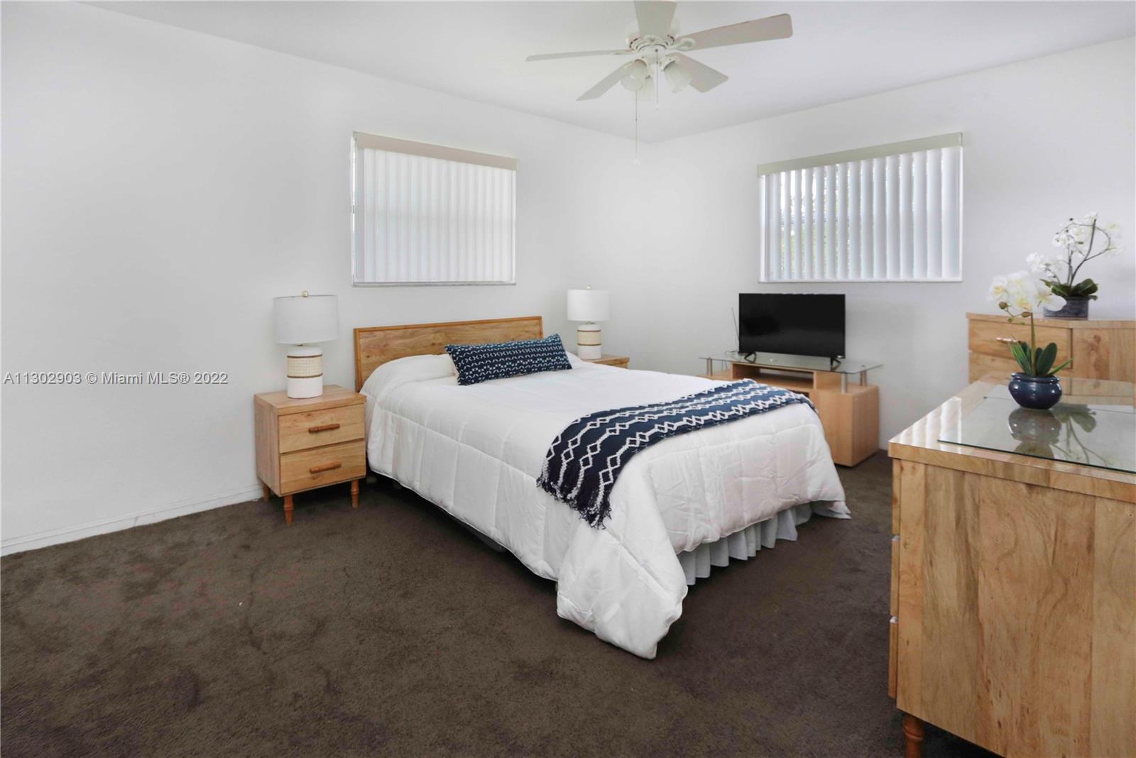 Listing Photo 11