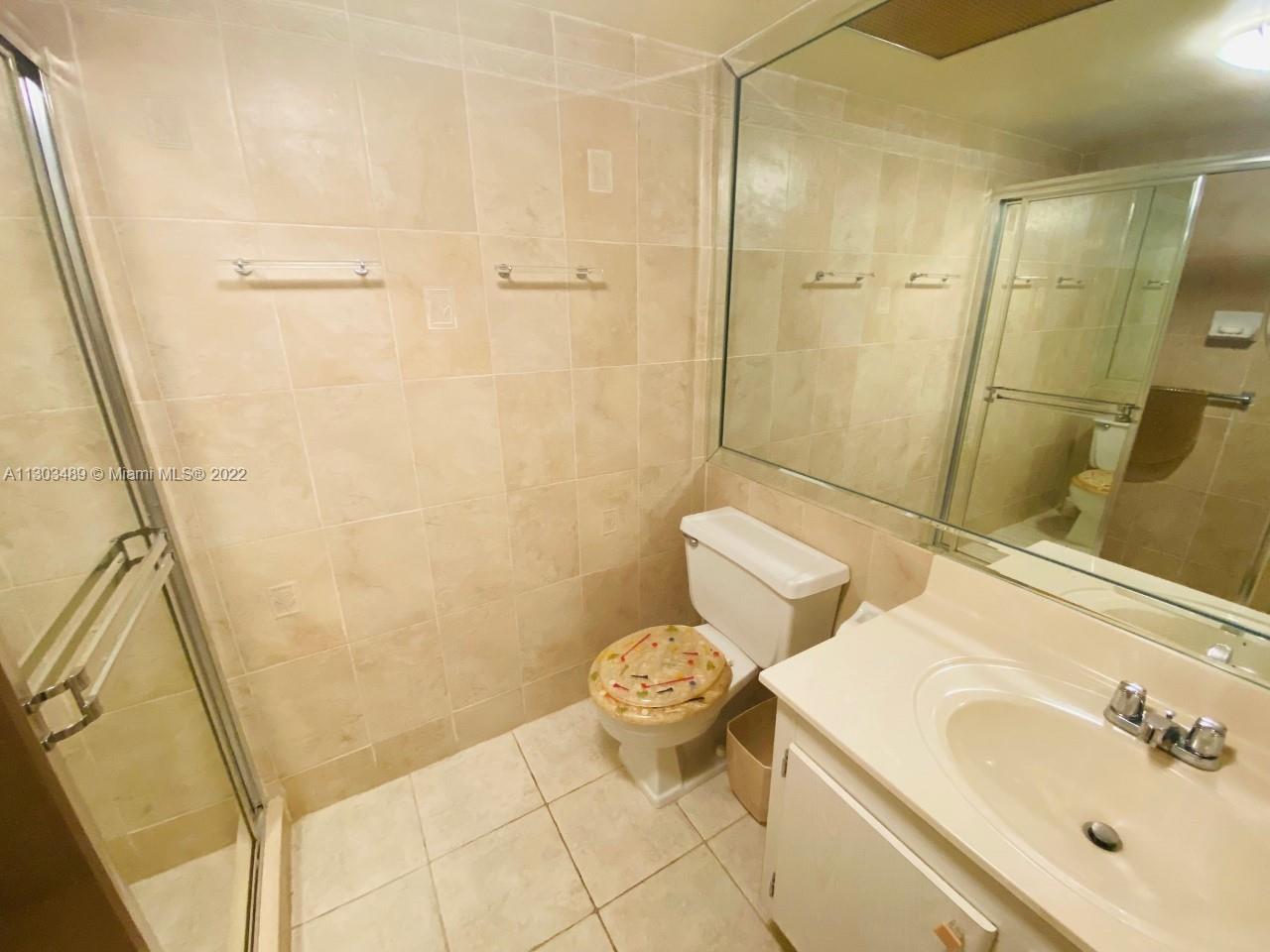 Listing Photo 12