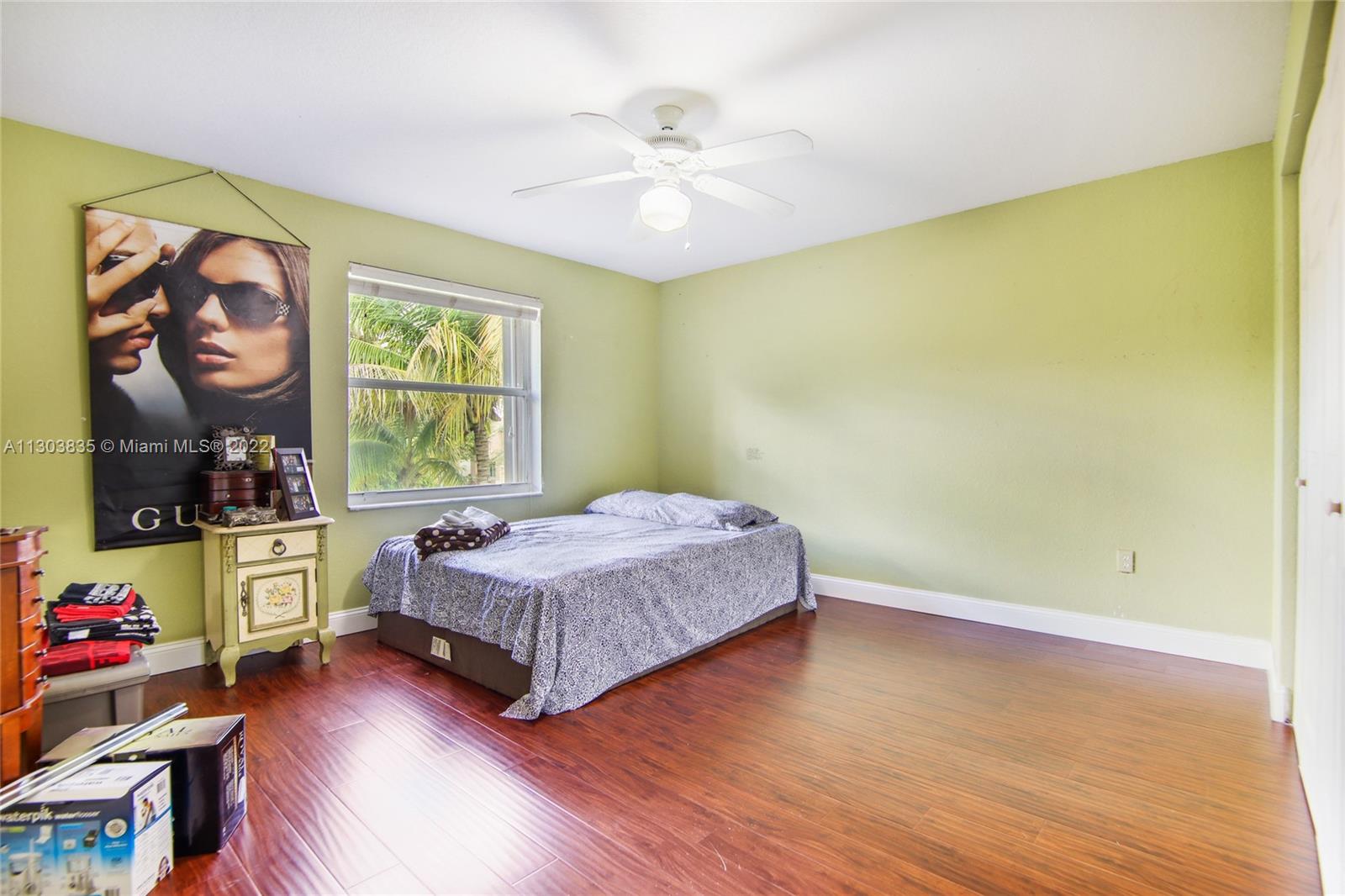 Listing Photo 10