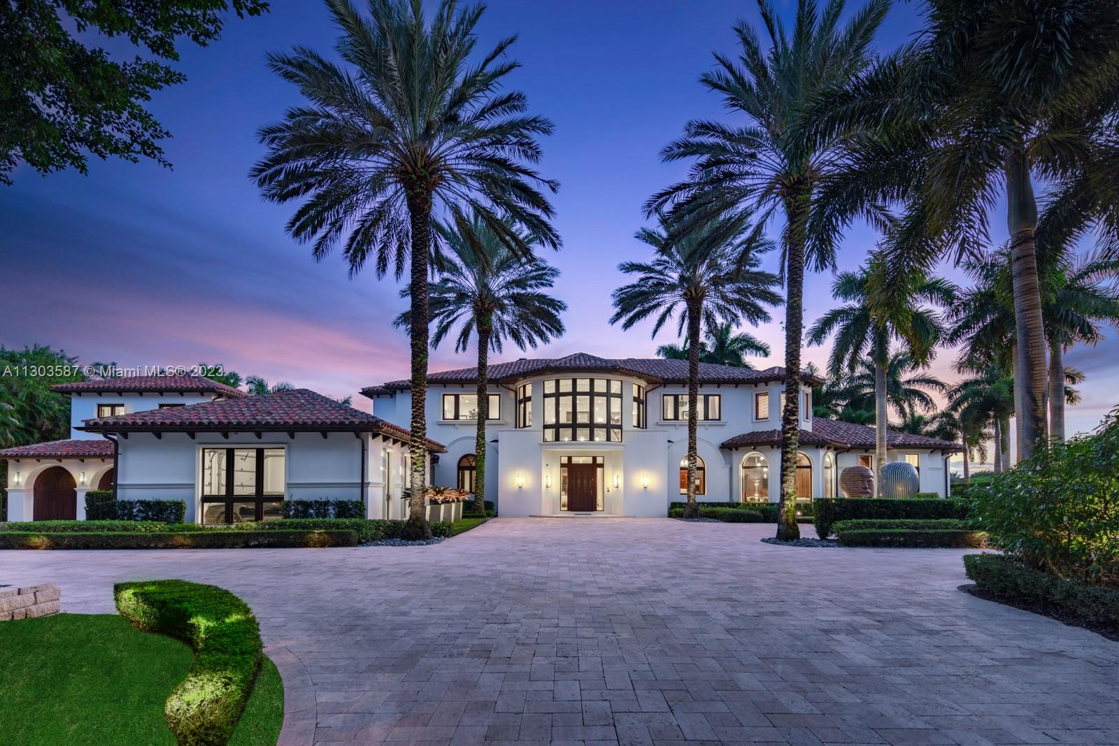 8808  Twin Lake Dr  For Sale A11303587, FL