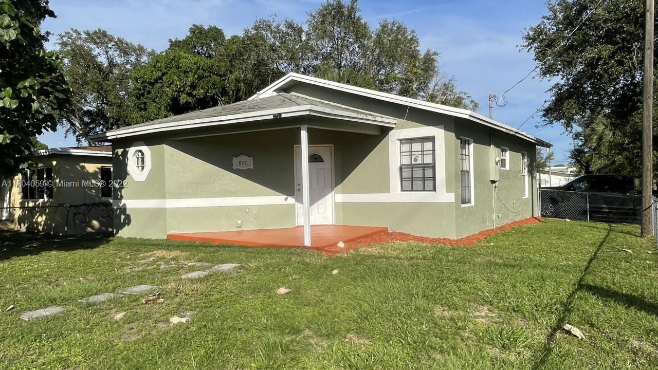 800 NW 15th Ave  For Sale A11304059, FL