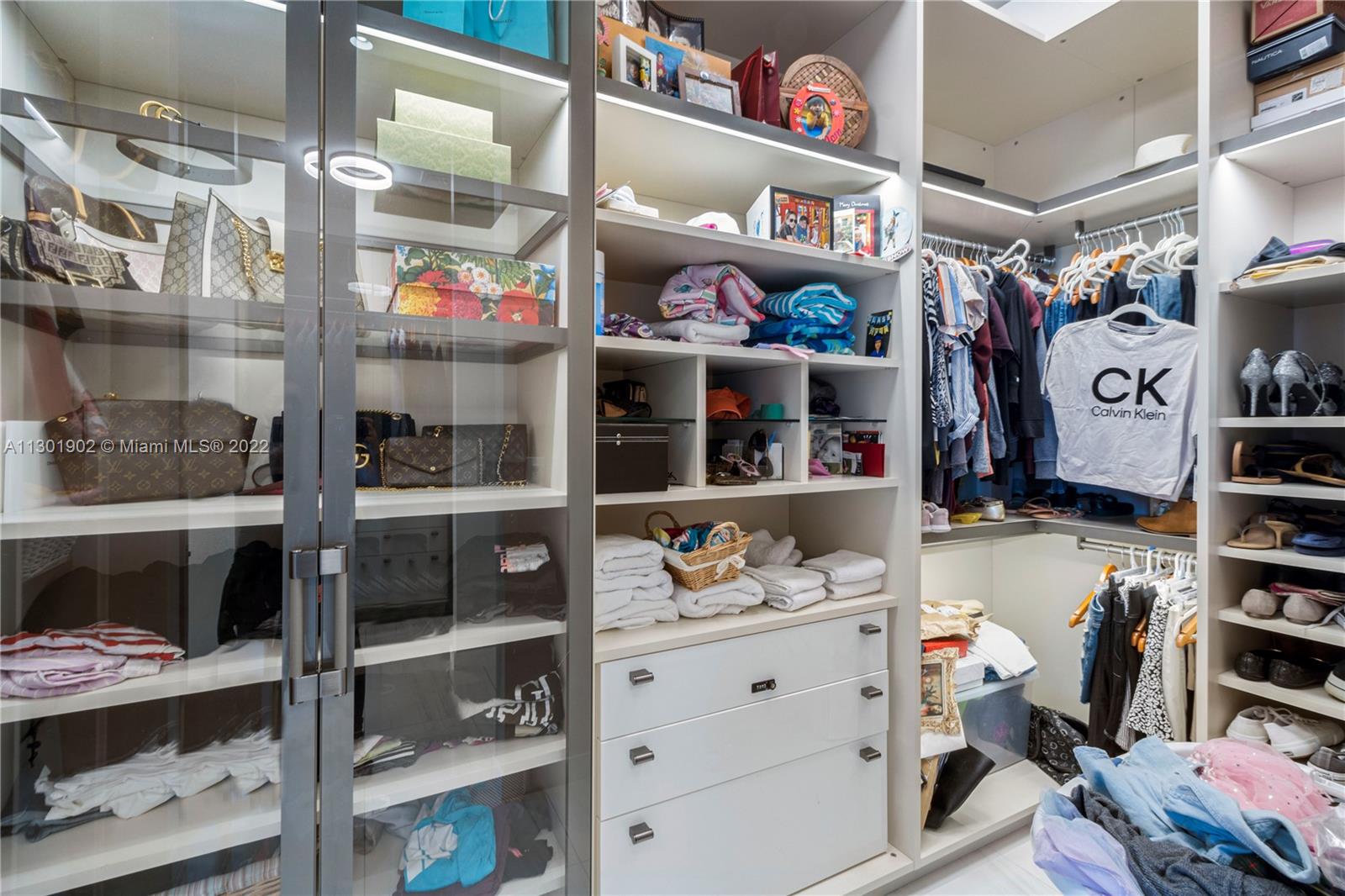 Ornare Master Bedroom Closets