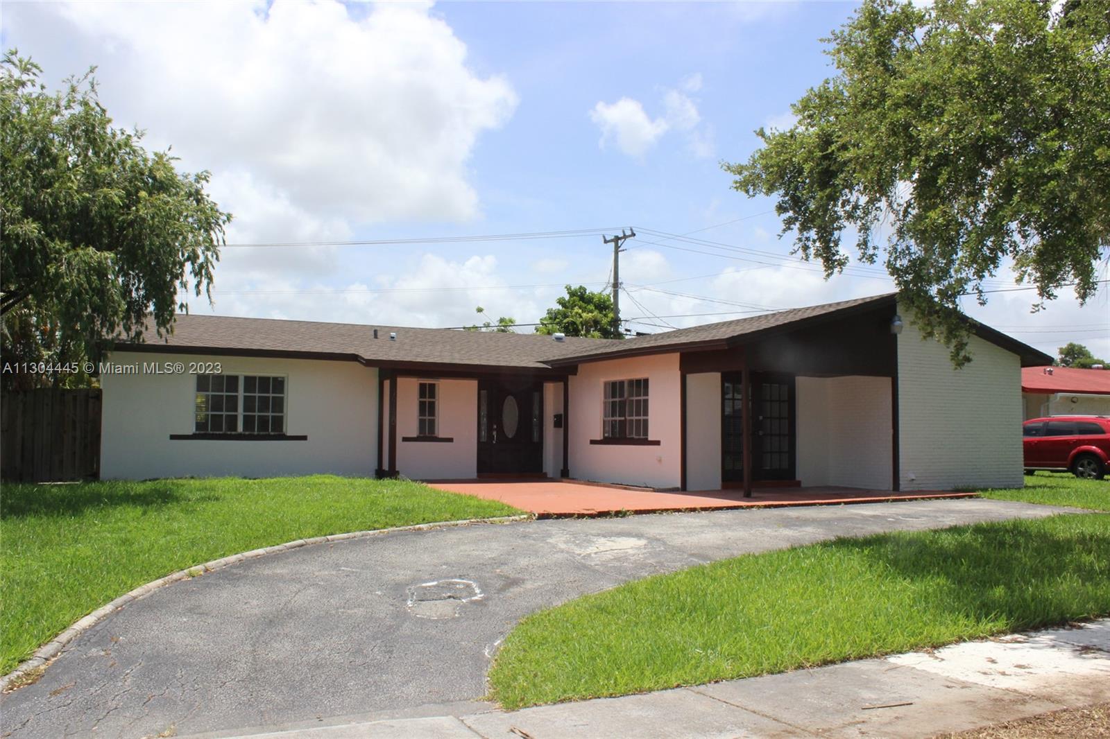 19120 SW 96th Ave  For Sale A11304445, FL