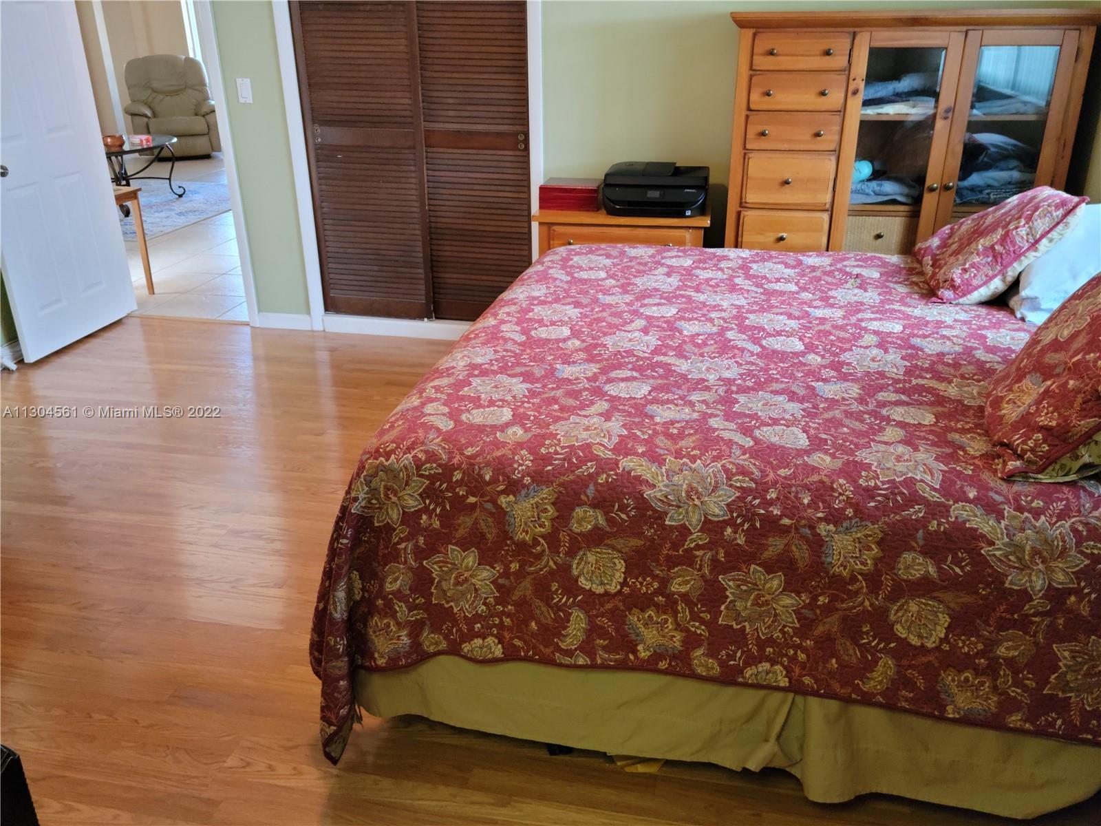 Listing Photo 16