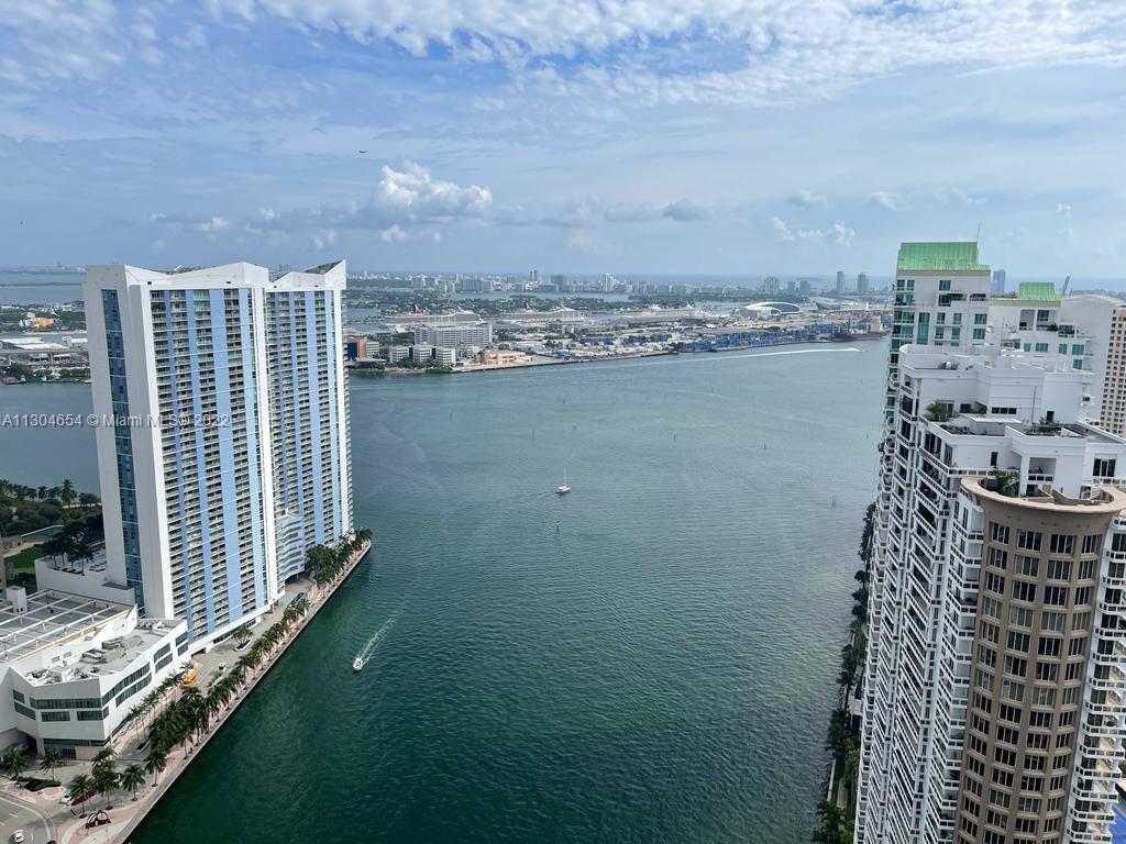 Spectacular corner unit at Icon Brickell 1. 2/2 corner unit w/ large balcony. Enjoy amazing views of Biscayne Bay, ocean, downtown Miami. Well maintained with marble floors throughout. Waterfront building surrounded by parks and walking distance to restaurants, banks and Brickell financial district. Enjoy all the amenities the Icon has to offer including pool, spa, gym, restaurants, theater and party room, fitness center. Tenant occupied until 01/16/2023