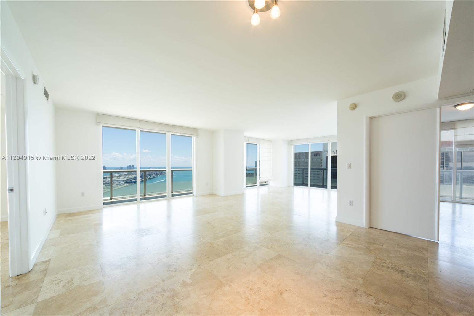 Beautiful three-bed, two-bath luxury condominium in the heart of downtown Miami with direct views of Biscayne Bay, Miami Beach, and Key Biscayne. 50 Biscayne building is full of 1st class amenities, and the location is ideal right across from Biscayne Park, Torch of Friendship, Bayside, FTX Arena, and both Frost/Perez museums. A 5-minute walk to Whole Foods and a 10-minute walk to Brickell.
